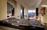 Ushua&iuml;a Ibiza Beach Hotel - Люкс Pioneer DJ